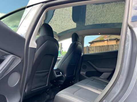 Tesla Model Y (Dual Motor) Long Range Auto 4WDE 5dr 17