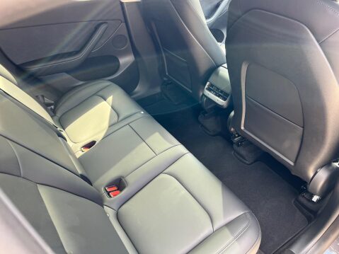 Tesla Model Y (Dual Motor) Long Range Auto 4WDE 5dr 19