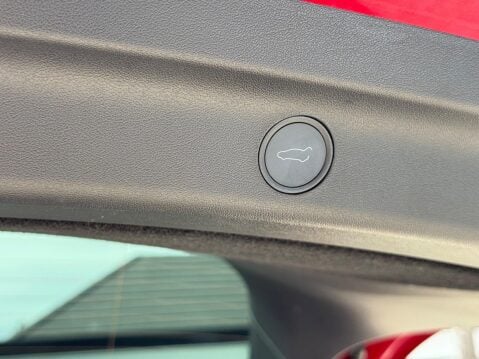 Tesla Model Y (Dual Motor) Long Range Auto 4WDE 5dr 28