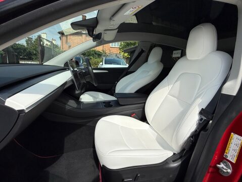 Tesla Model Y (Dual Motor) Long Range Auto 4WDE 5dr 34