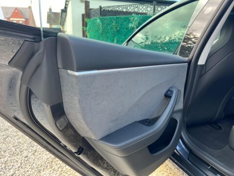 Tesla Model 3 (Dual Motor) Performance Auto 4WDE 4dr 16