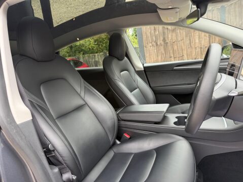 Tesla Model Y (Dual Motor) Long Range Auto 4WDE 5dr 24