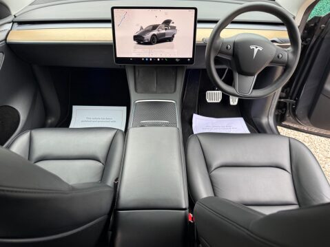 Tesla Model Y (Dual Motor) Long Range Auto 4WDE 5dr 33