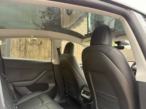 Tesla Model Y (Dual Motor) Long Range Auto 4WDE 5dr 23