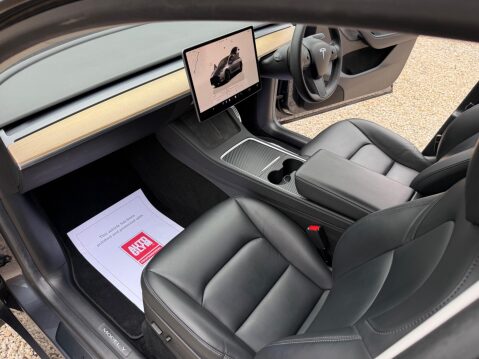 Tesla Model Y (Dual Motor) Long Range Auto 4WDE 5dr 29