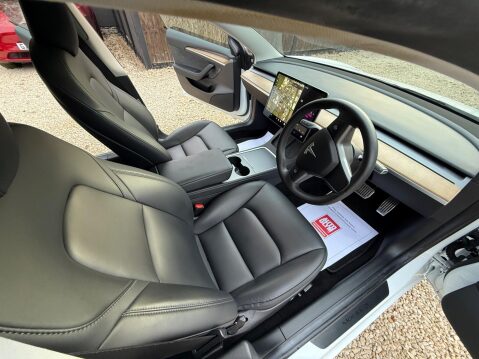 Tesla Model 3 (Dual Motor) Long Range Auto 4WDE 4dr 32