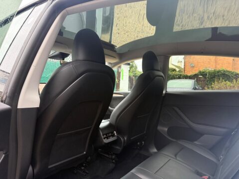 Tesla Model Y Auto RWD 5dr 33