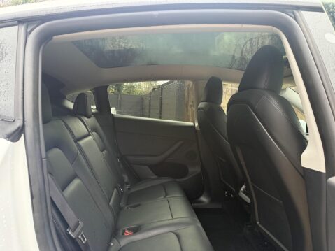 Tesla Model Y Auto RWD 5dr 28