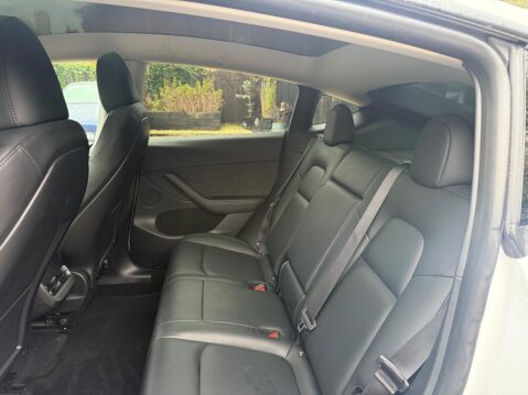 Tesla Model Y Auto RWD 5dr 32