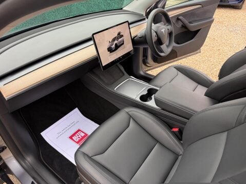 Tesla Model Y Auto RWD 5dr 32