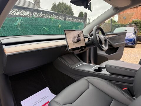 Tesla Model Y Auto RWD 5dr 33