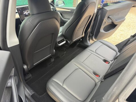 Tesla Model Y (Dual Motor) Long Range Auto 4WDE 5dr 9