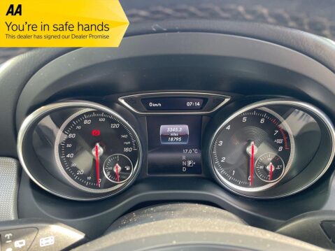 Mercedes-Benz GLA Class GLA 200 SPORT EXECUTIVE 1 OWNER FROM NEW FULL LEATHER 28