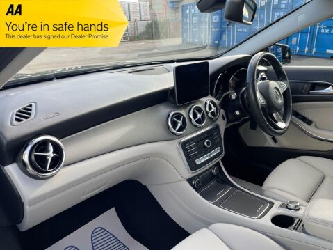 Mercedes-Benz GLA Class GLA 200 SPORT EXECUTIVE 1 OWNER FROM NEW FULL LEATHER 22