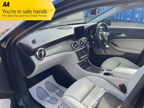 Mercedes-Benz GLA Class GLA 200 SPORT EXECUTIVE 1 OWNER FROM NEW FULL LEATHER 21