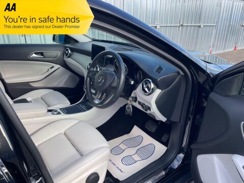 Mercedes-Benz GLA Class GLA 200 SPORT EXECUTIVE 1 OWNER FROM NEW FULL LEATHER 15