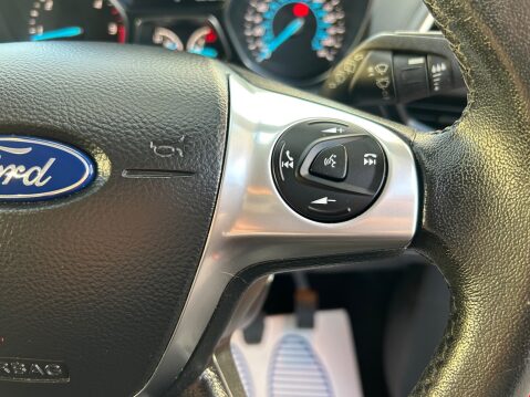 Ford Kuga TITANIUM TDCI PARK PILOT SAT NAV PARKING SENSORS 32