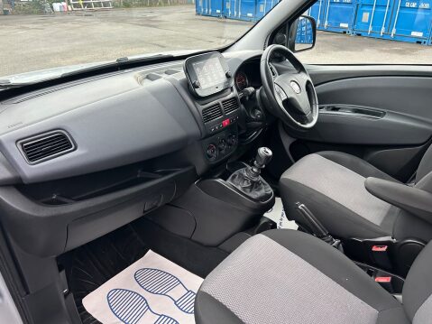 Fiat Doblo 16V TECNICO MAXI MULTIJET II CREW CAB SAT NAV 21