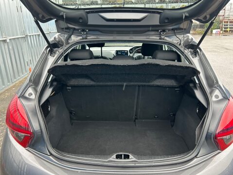 Peugeot 208 S/S TECH EDITION SAT NAV REAR CAMERA 17