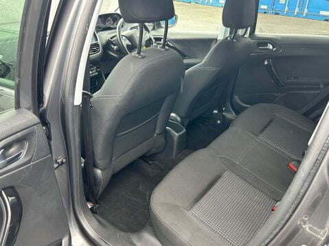 Peugeot 208 S/S TECH EDITION SAT NAV REAR CAMERA 18