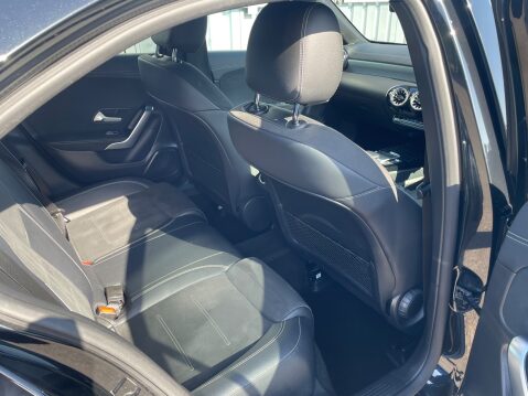 Mercedes-Benz A Class A 180 AMG LINE EDITION EXECUTIVE 1 OWNER MERCEDES HISTORY 26