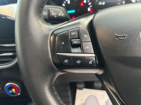 Ford Kuga ZETEC ECOBLUE SAT NAV FRONT & REAR PARKING SENSORS 29