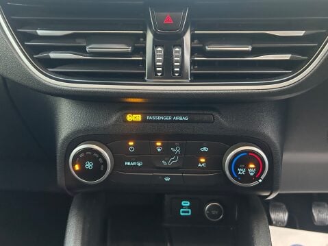 Ford Kuga ZETEC ECOBLUE SAT NAV FRONT & REAR PARKING SENSORS 24