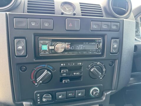 Land Rover Defender 2.2 TDCi XS 4WD SWB Euro 5 3dr 36