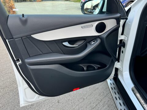 Mercedes-Benz GLC 2.0 GLC300e 13.5kWh AMG Line (Premium) G-Tronic+ 4MATIC Euro 6 (s/s) 5dr 53