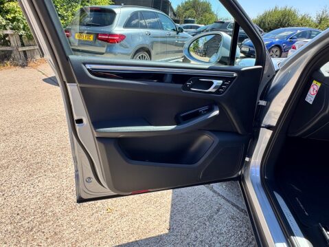 Porsche Macan 3.0 TD V6 S PDK 4WD Euro 6 (s/s) 5dr 26