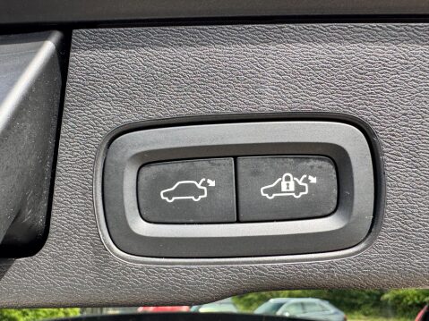 Volvo XC60 2.0h T6 Recharge 18.8kWh Inscription Auto AWD Euro 6 (s/s) 5dr 38