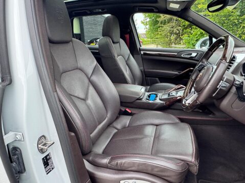 Porsche Cayenne 4.2 TD V8 S TiptronicS 4WD Euro 5 (s/s) 5dr 34