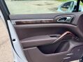 Porsche Cayenne 4.2 TD V8 S TiptronicS 4WD Euro 5 (s/s) 5dr 61
