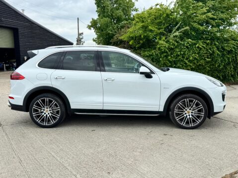 Porsche Cayenne 4.2 TD V8 S TiptronicS 4WD Euro 5 (s/s) 5dr 35
