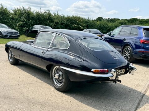 Jaguar E-Type 2+2 49