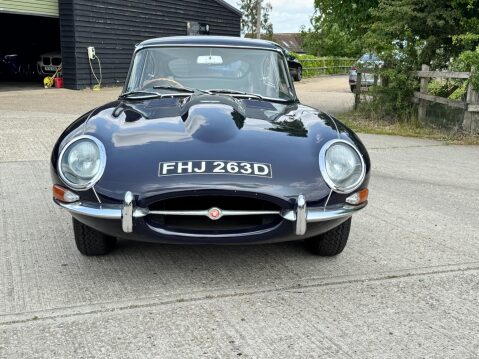Jaguar E-Type 2+2 32
