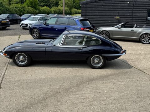 Jaguar E-Type 2+2 18