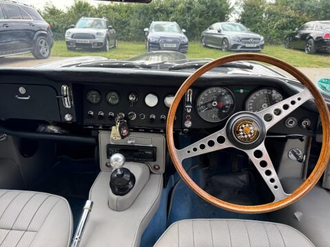 Jaguar E-Type 2+2 42