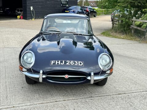 Jaguar E-Type 2+2 5