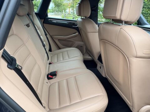 Porsche Macan 2.9T V6 Turbo PDK 4WD Euro 6 (s/s) 5dr 52