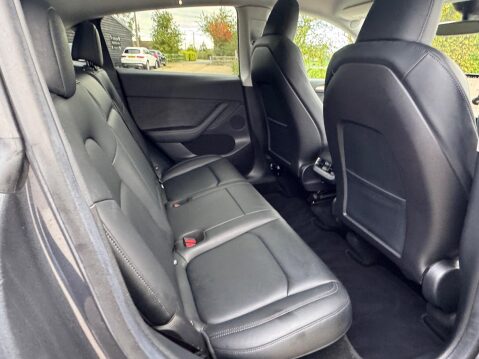 Tesla Model Y (Dual Motor) Long Range Auto 4WDE 5dr 54