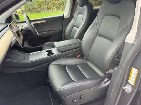 Tesla Model Y (Dual Motor) Long Range Auto 4WDE 5dr 64