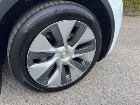Tesla Model Y Auto RWD 5dr 68
