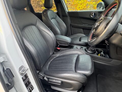 Mini Countryman 1.5 Cooper Auto 6Spd ALL4 Euro 6 (s/s) 5dr 33
