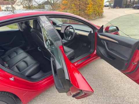 Tesla Model 3 (Dual Motor) Long Range Auto 4WDE 4dr 8