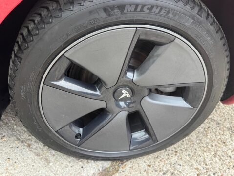 Tesla Model 3 (Dual Motor) Long Range Auto 4WDE 4dr 31