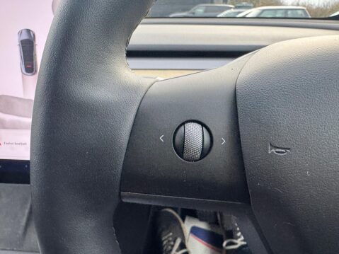 Tesla Model Y Auto RWD 5dr 74