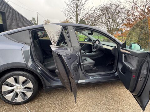 Tesla Model Y Auto RWD 5dr 32