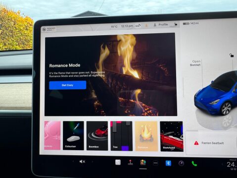 Tesla Model Y (Dual Motor) Long Range Auto 4WDE 5dr 65