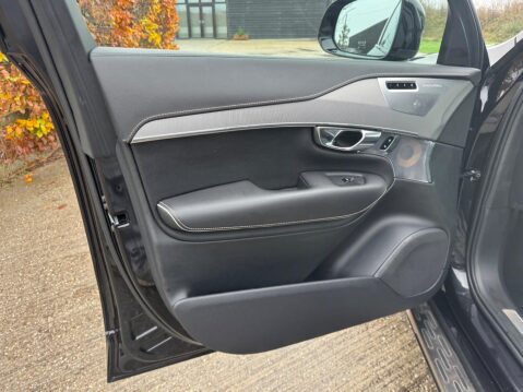 Volvo XC90 2.0 B5 MHEV R-Design Pro Auto 4WD Euro 6 (s/s) 5dr 37